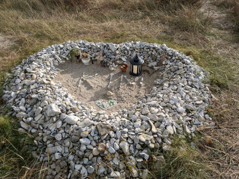 Kim Walls monument. Ett hjärta gjort av många små stenar.