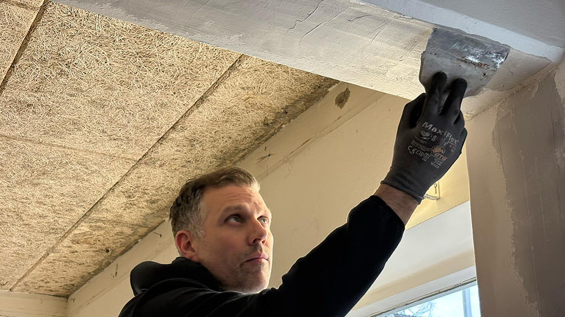 Michael Norman spacklar taket