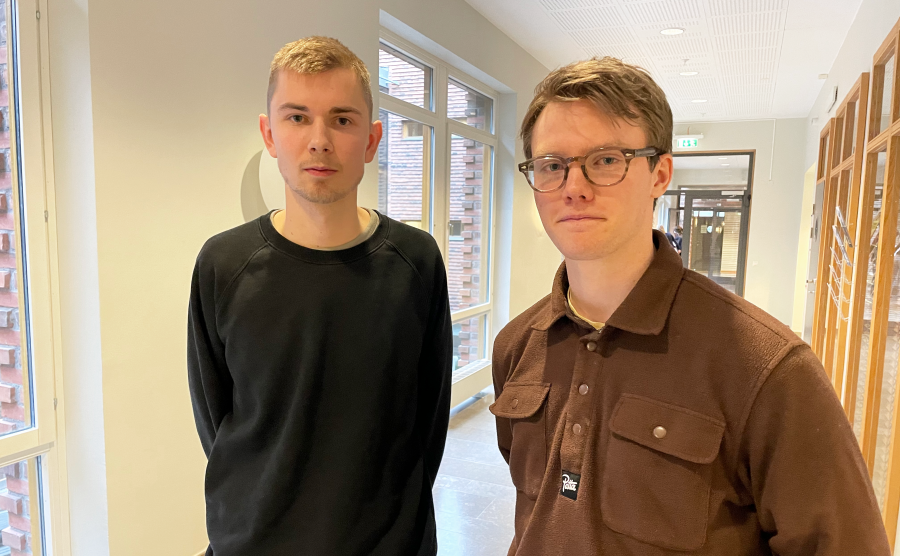 Två killar från "presskonferens"
