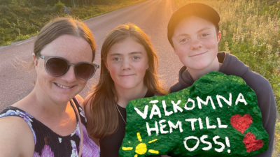 Familjen Almgren med en målad sten